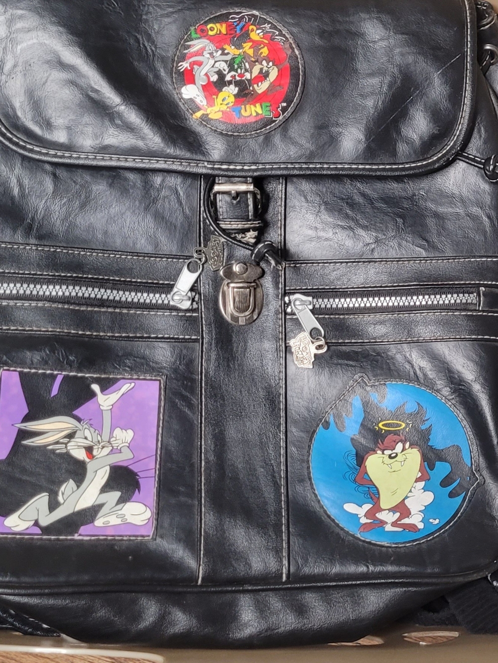 LOONEY TUNES VINTAGE Backpack - Picture 2 of 10